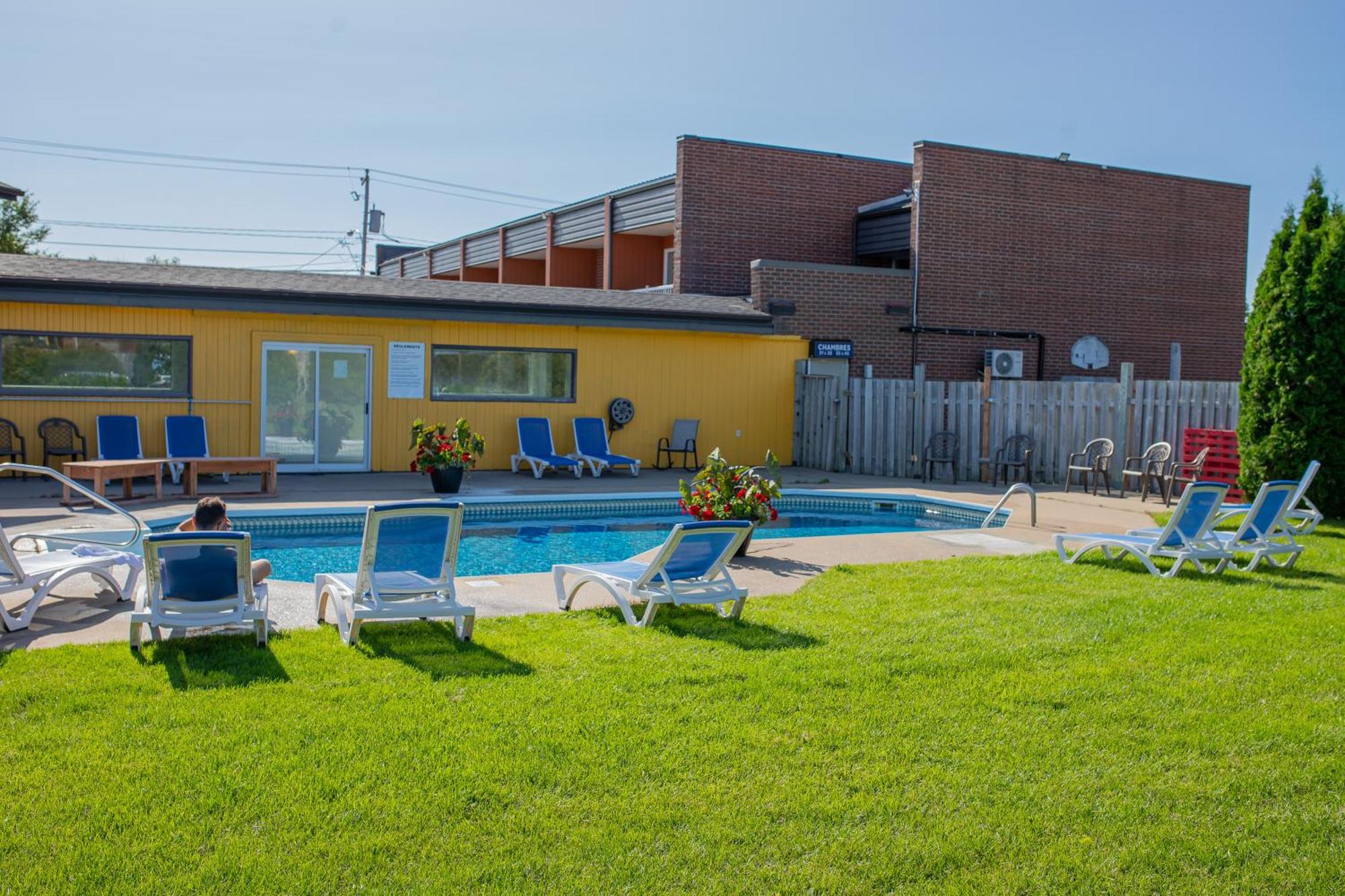 לז אסקומן Complexe Hotelier Escoumins מראה חיצוני תמונה